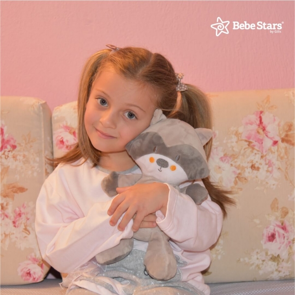 Soothing cuddle & Night light Raccoon 856-186 - image 856-186-with-kid_2-600x600 on https://old.bebestars.gr